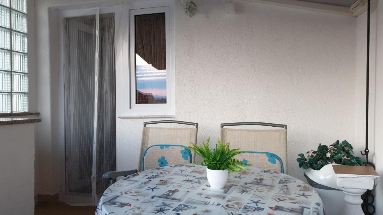 פונאנט Apartman Dinka מראה חיצוני תמונה